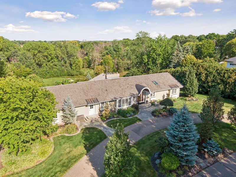 330 Peavey Rd, Wayzata, MN 55391