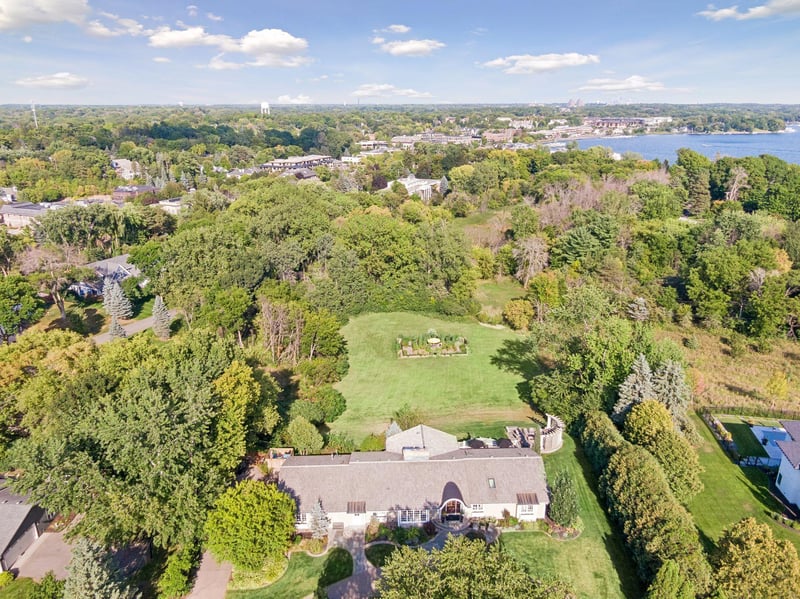 330 Peavey Rd, Wayzata, MN 55391