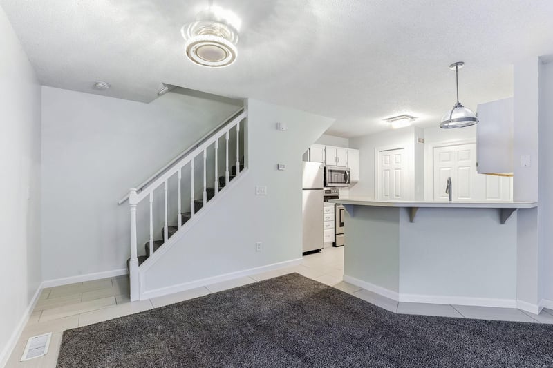 1775 Donegal Dr #2, Woodbury, MN 55125
