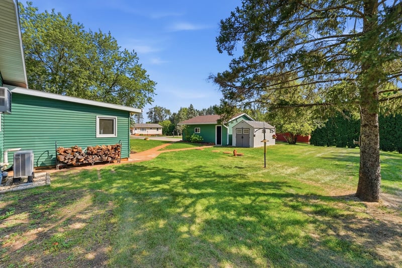 9473 Crestview Dr, Saint Joseph, MN 56374