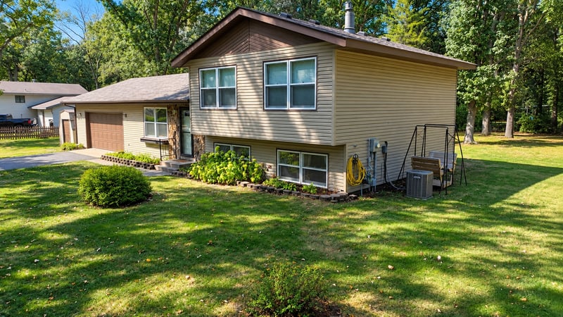 13042 Arden Blvd, Little Falls, MN 56345
