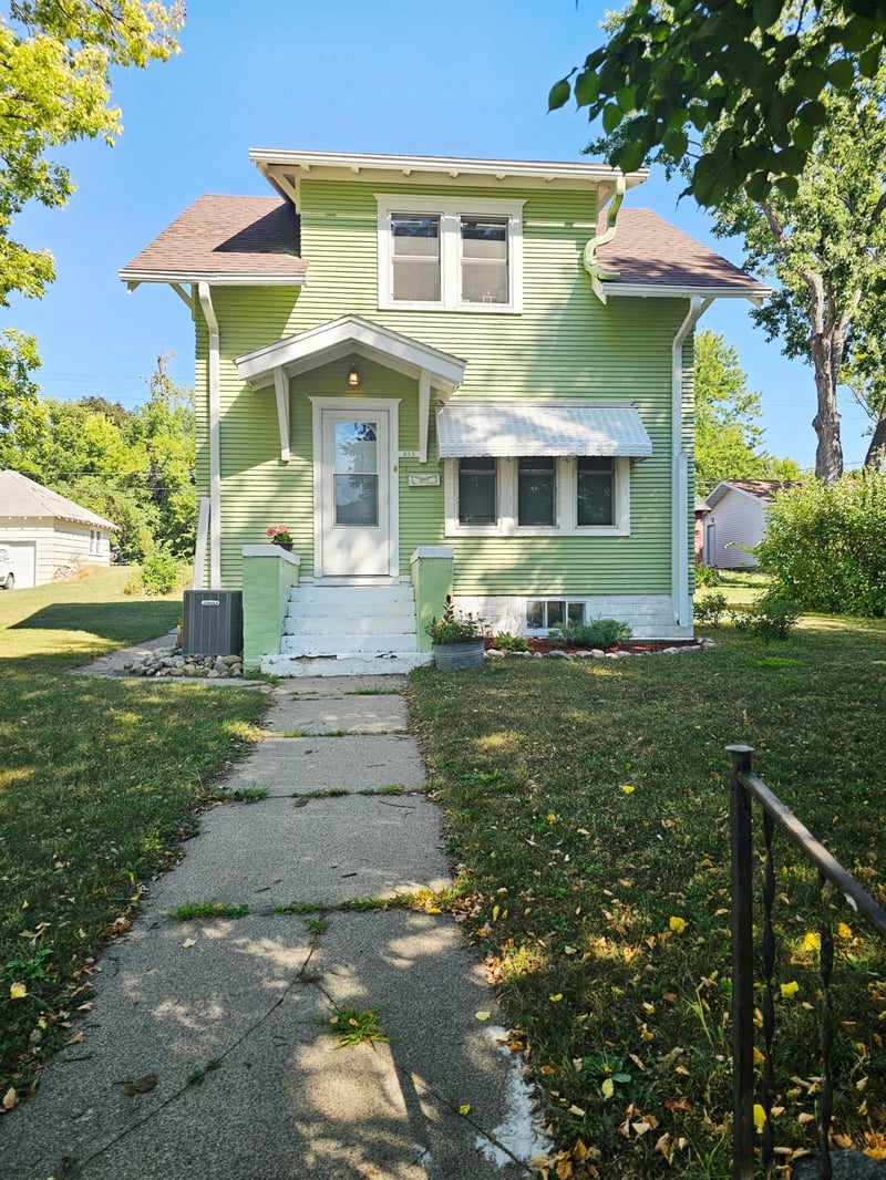 822 4th Ave, Madison, MN 56256