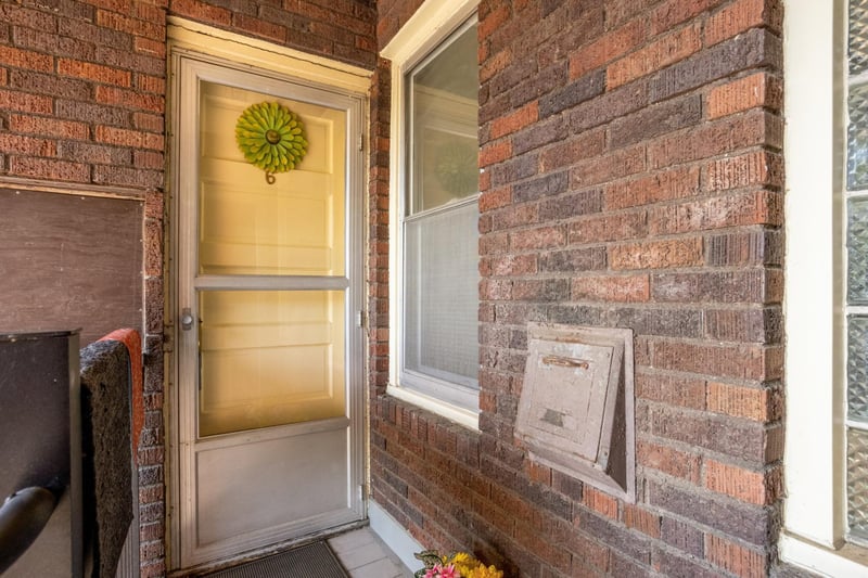 127 Lexington Pw S #6, Saint Paul, MN 55105