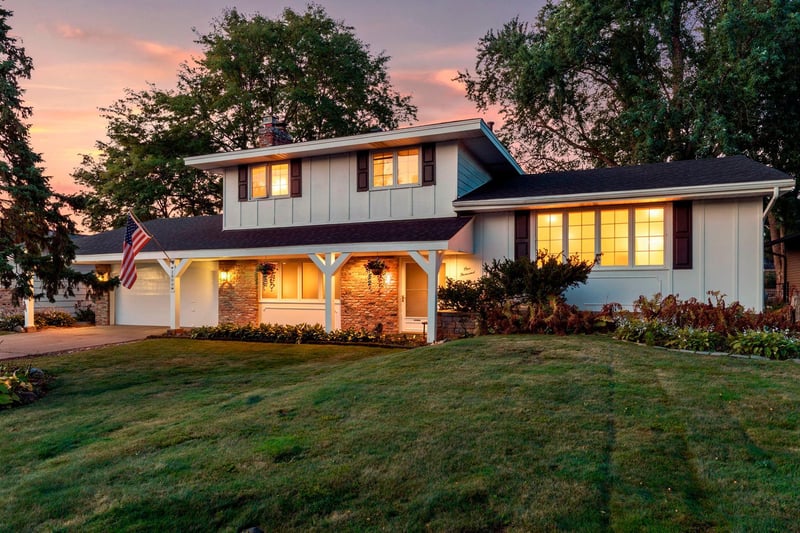 1000 Tiller Ln, Shoreview, MN 55126