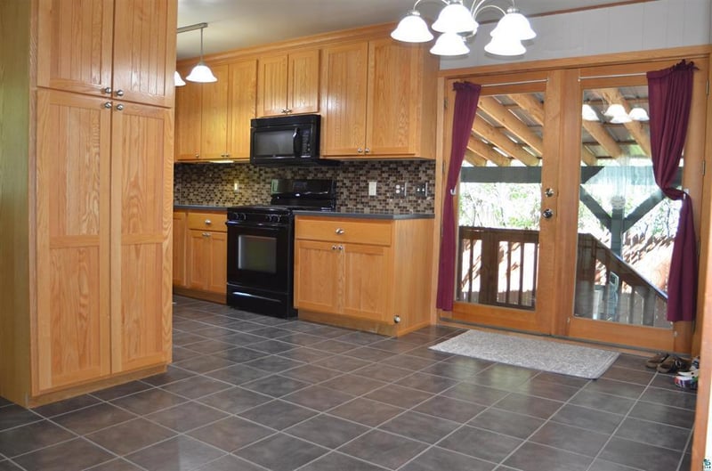 808 6th St, Moose Lake, MN 55767