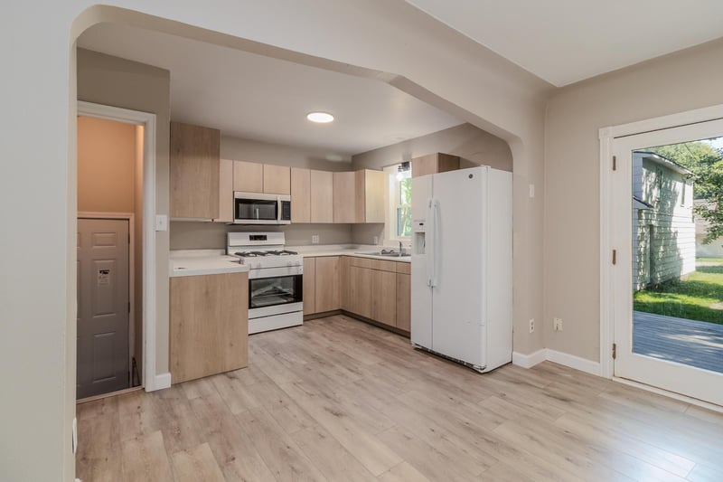 304 3rd St NW, Little Falls, MN 56345