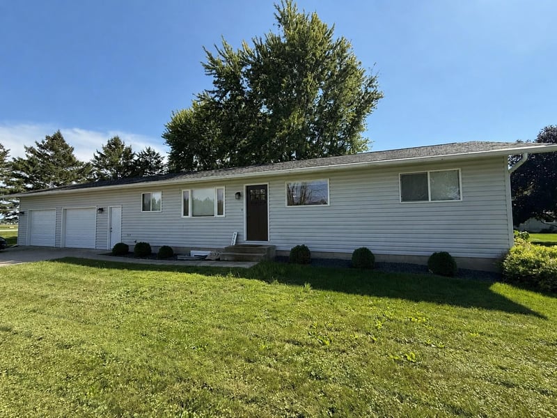 507 5th St NE, Hayfield, MN 55940