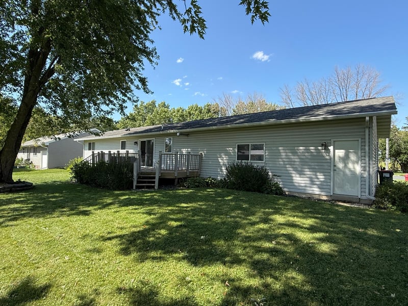 507 5th St NE, Hayfield, MN 55940