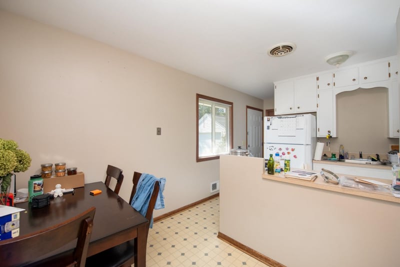 706 N 8th St, Saint Peter, MN 56082