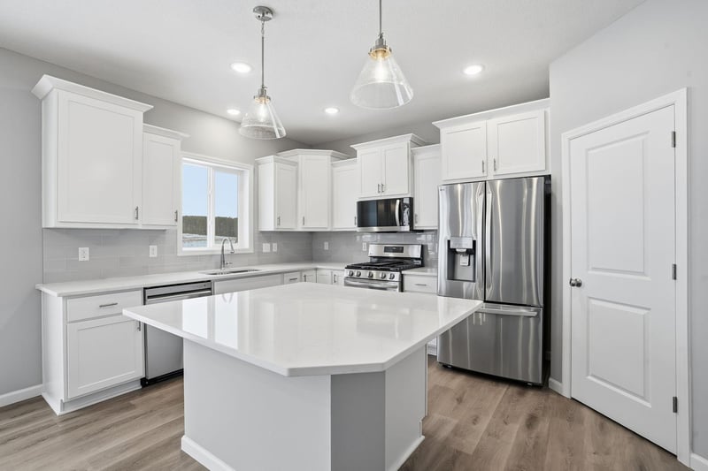 921 Buffalo St NW, Delano, MN 55328