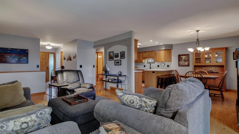 1107 Knollwood Trl, Altoona, WI 54720