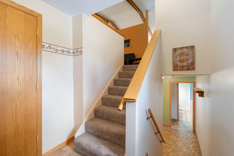 28 Leprechaun Ln, Mantorville, MN 55955
