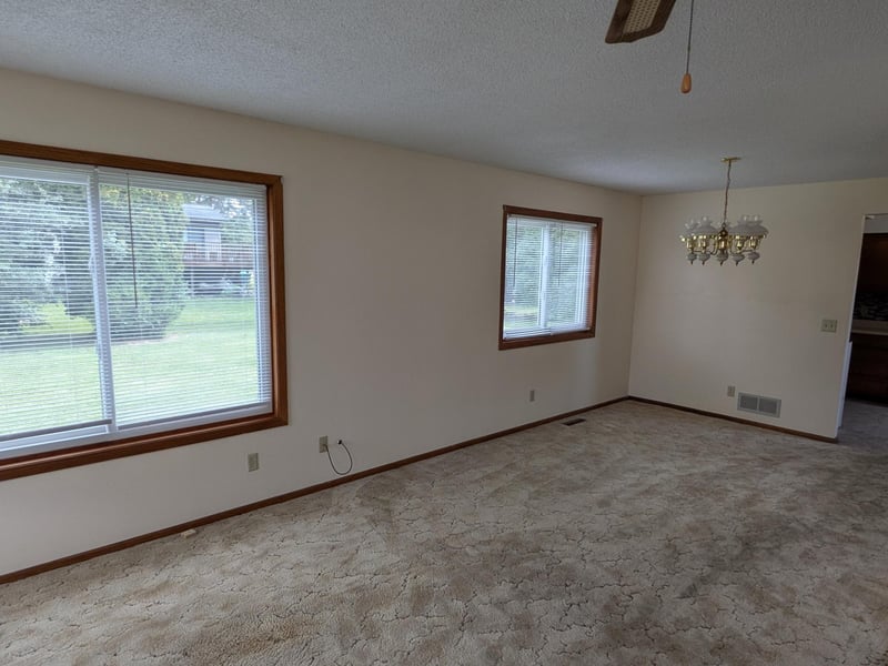 2265 4th Ave SE, Owatonna, MN 55060