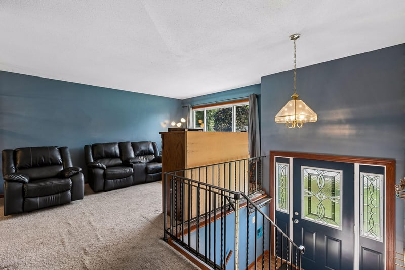250 Stardust Blvd, Circle Pines, MN 55014