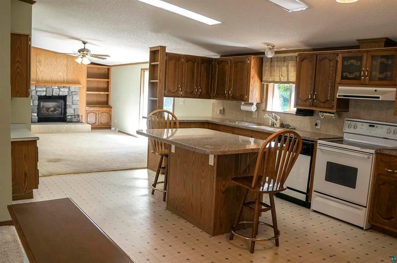 12 Olea Ave, Duluth, MN 55810