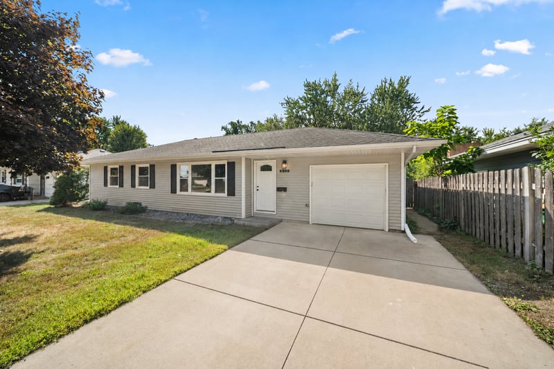 6809 Dudley Ave N, Crystal, MN 55428