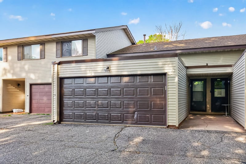 9091 207th St W, Lakeville, MN 55044