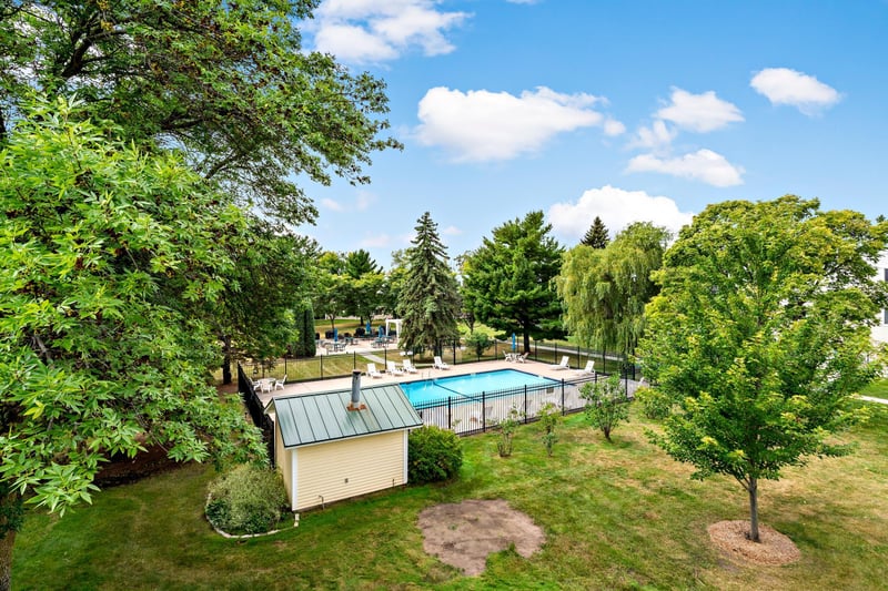 132 Demont Ave E #325, Little Canada, MN 55117