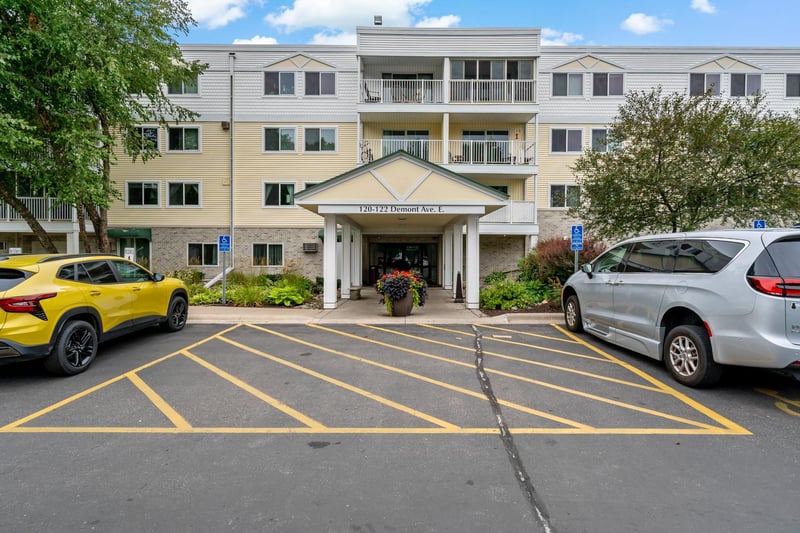 132 Demont Ave E #325, Little Canada, MN 55117
