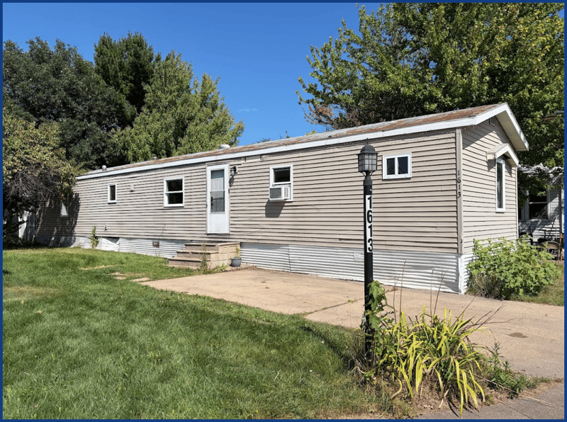 1613 Deerwood Dr NE, Ham Lake, MN 55304