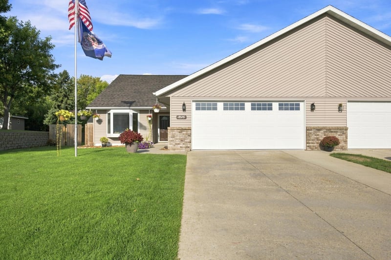 1815 Bridgeview Blvd, Detroit Lakes, MN 56501