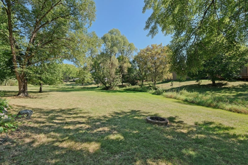 575 Hamel Rd, Medina, MN 55340