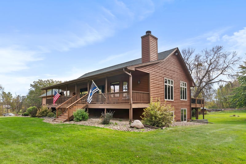 21245 Gypsy Valley Rd, Nowthen, MN 55303