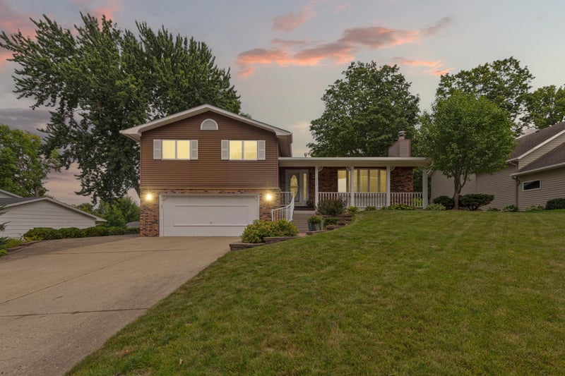 2533 Woodland Dr, Faribault, MN 55021