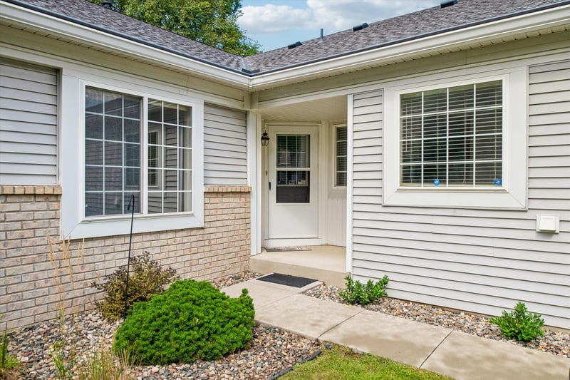 13048 Falcons Way, Savage, MN 55378