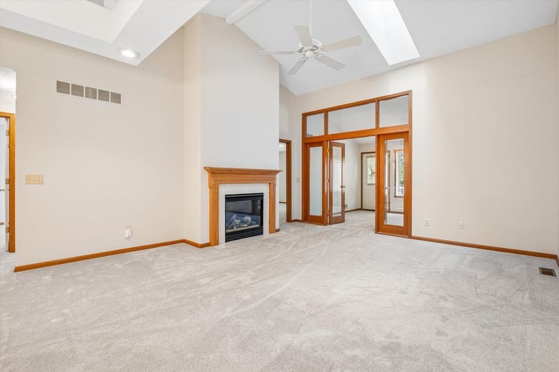 13048 Falcons Way, Savage, MN 55378