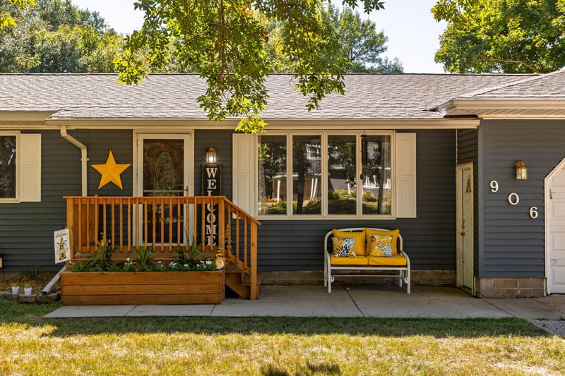 906 10th St S, Benson, MN 56215
