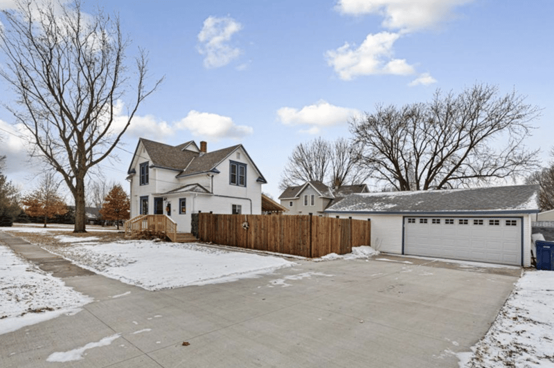 1080 Lafayette Ave, Lafayette, MN 56054