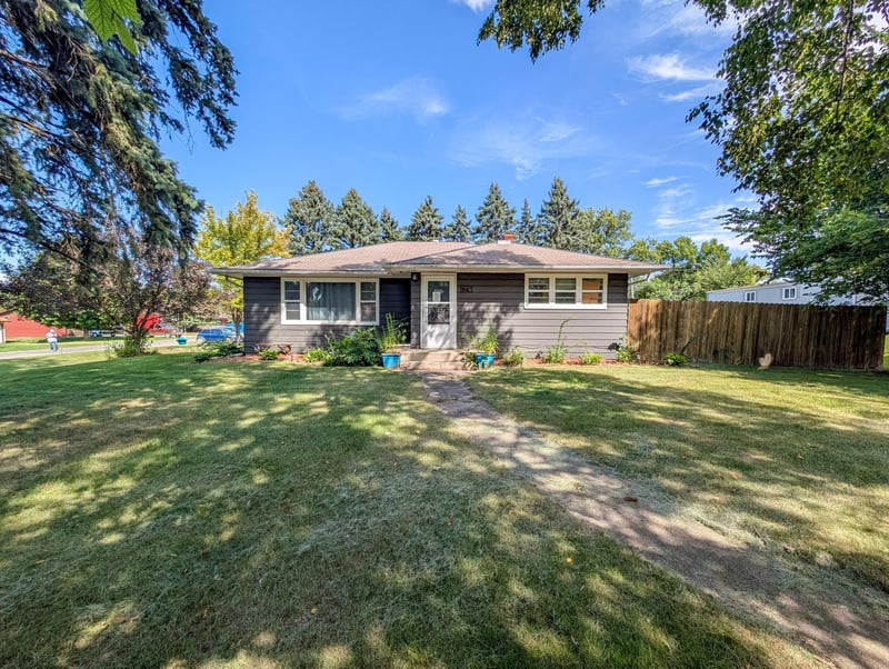 220 2nd Ave NW, Rothsay, MN 56579