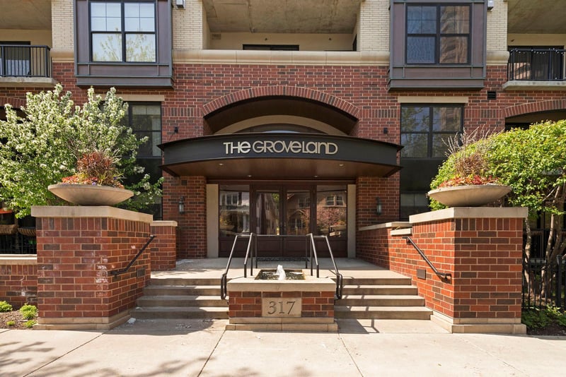 317 Groveland Ave #311, Minneapolis, MN 55403