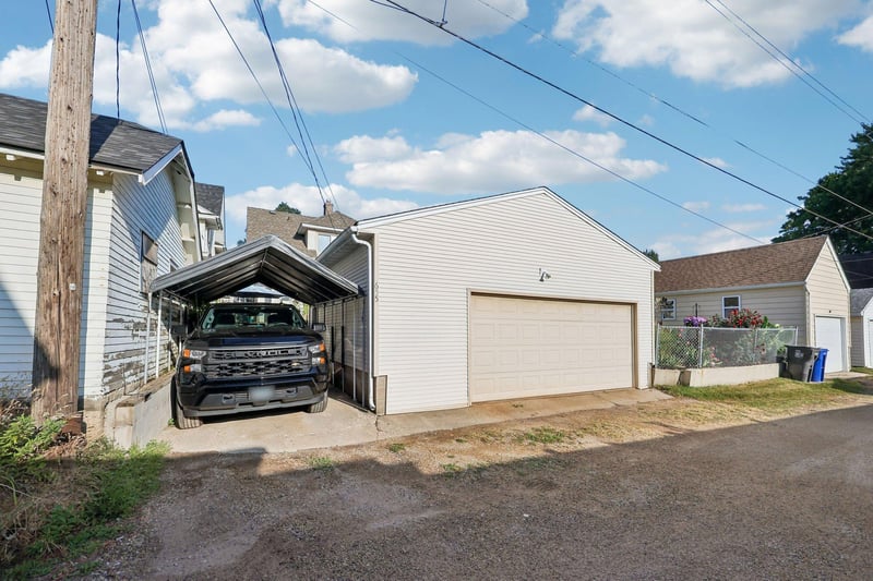 655 Simpson St, Saint Paul, MN 55104