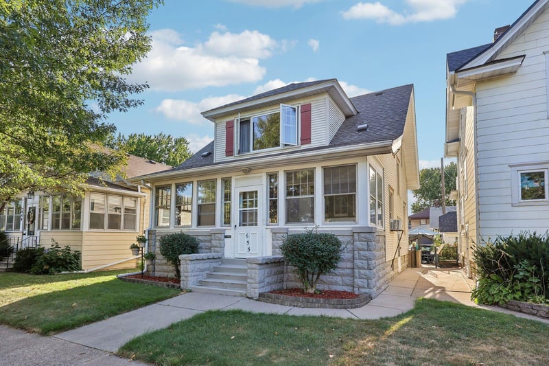 655 Simpson St, Saint Paul, MN 55104