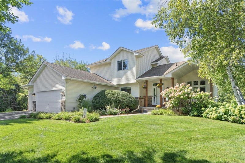 22576 Amy Ln, Rogers, MN 55374