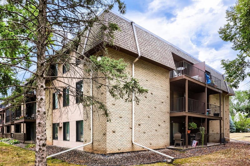3421 Kent St #510, Shoreview, MN 55126