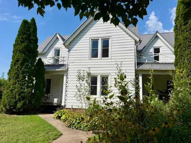 115 N Cedar St, Mabel, MN 55954