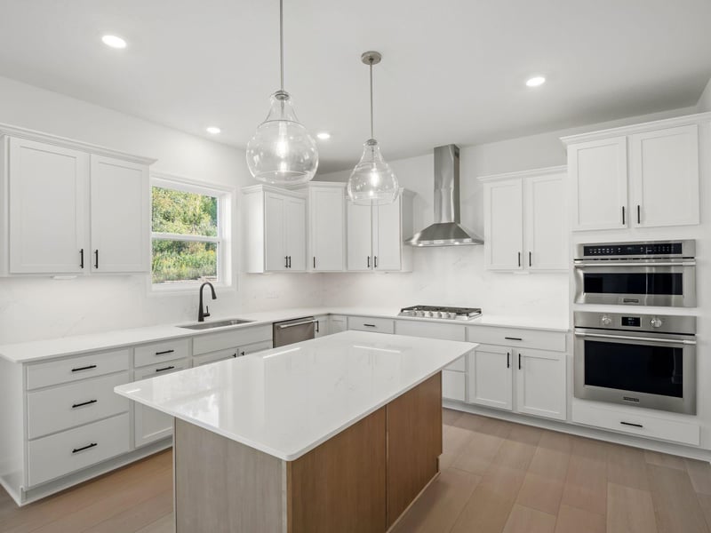 1920 White Pine Way, Carver, MN 55315