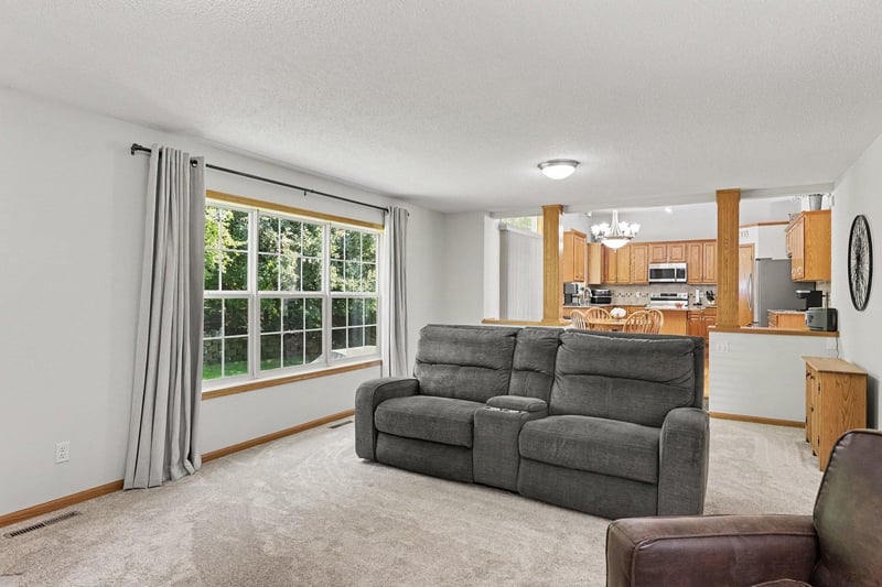 14901 Hillside Trl, Savage, MN 55378