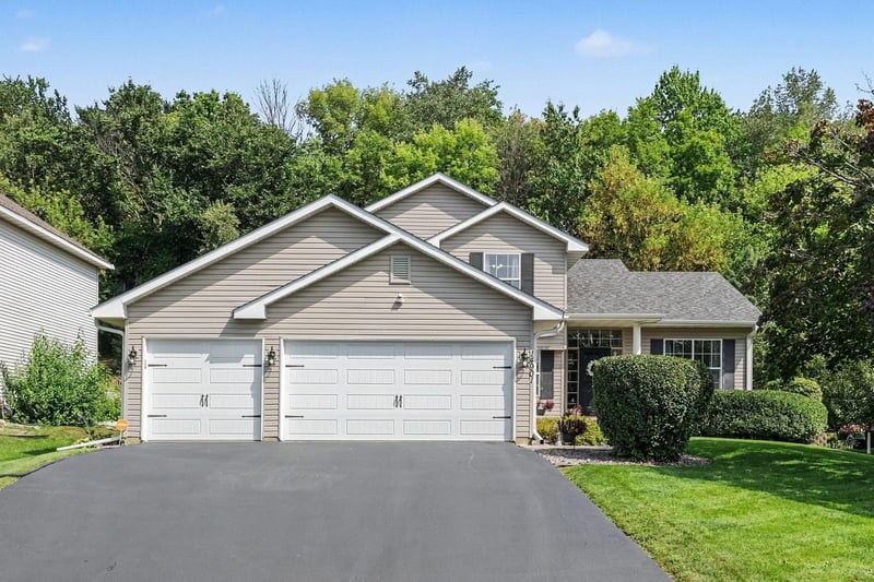 14901 Hillside Trl, Savage, MN 55378