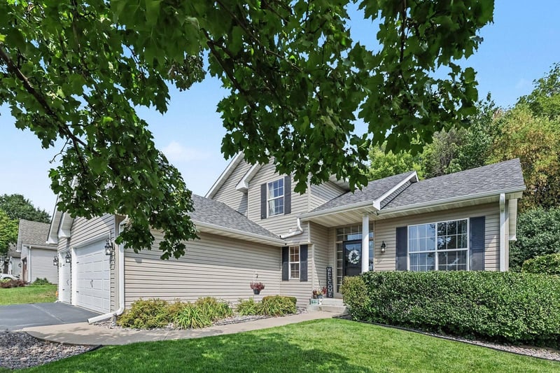 14901 Hillside Trl, Savage, MN 55378