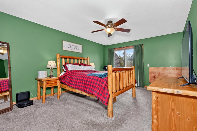 402 Quadna Mountain Rd, Hill City, MN 55748