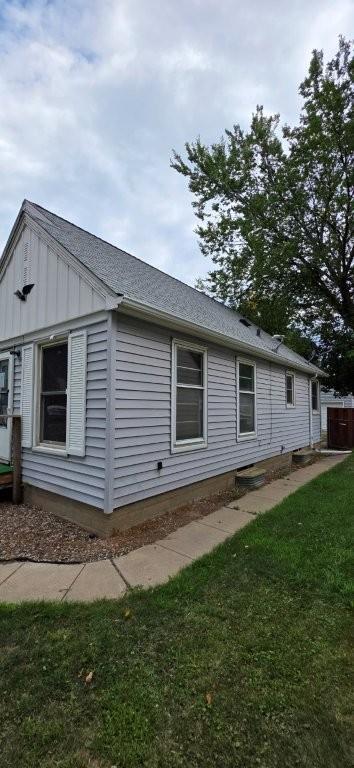 1034 Bidwell St, West Saint Paul, MN 55118