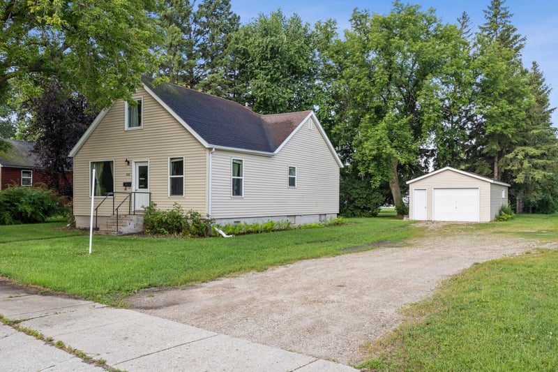 306 S 2nd St W, Ada, MN 56510