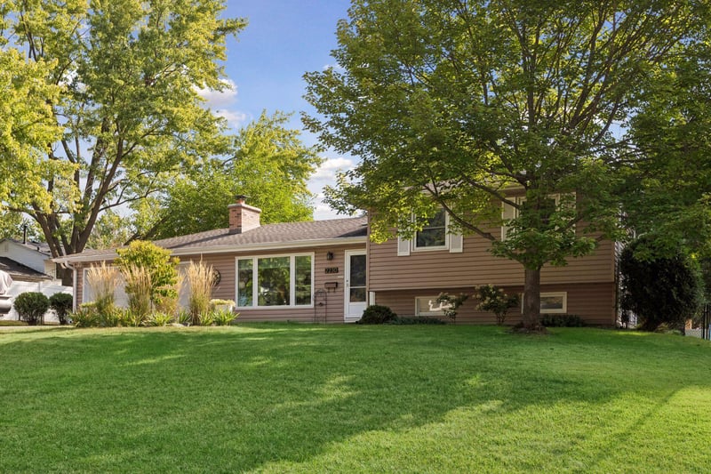 2230 Decatur Ave N, Golden Valley, MN 55427