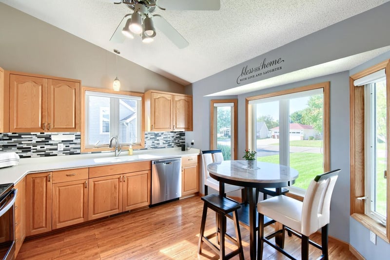 224 Pendryn Hill Bay, Woodbury, MN 55125