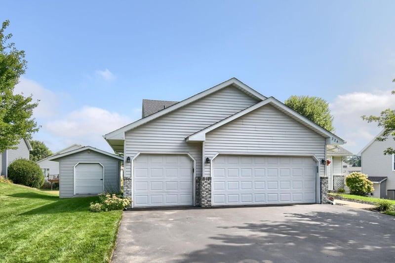 224 Pendryn Hill Bay, Woodbury, MN 55125