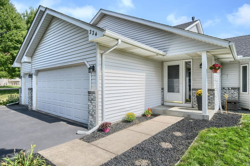 224 Pendryn Hill Bay, Woodbury, MN 55125